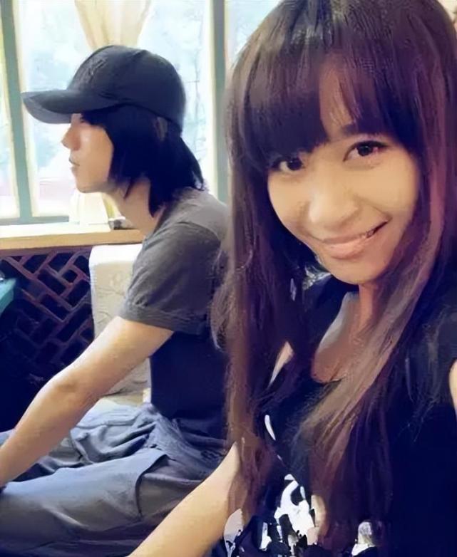 鹿晗的高中初吻给了她,追了3年才追上,去当练习生后女生提分手