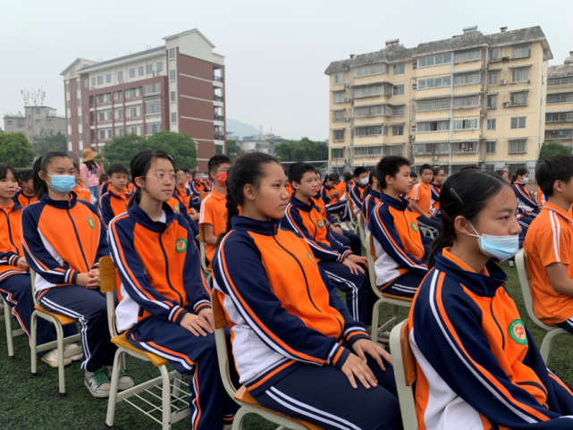 防溺水宣传进校园 筑牢学生安全屏障——桂林市第十二中学开展防溺水