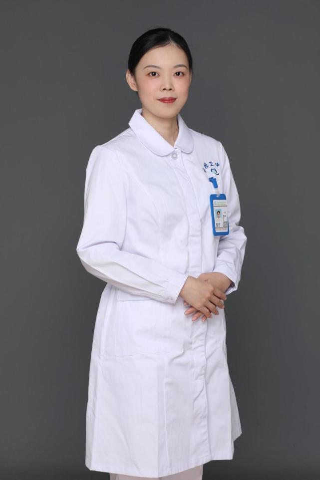 致敬护士节|青岛市精神卫生中心护士蔺晶,于凤——柔肩担使命,"疫"线