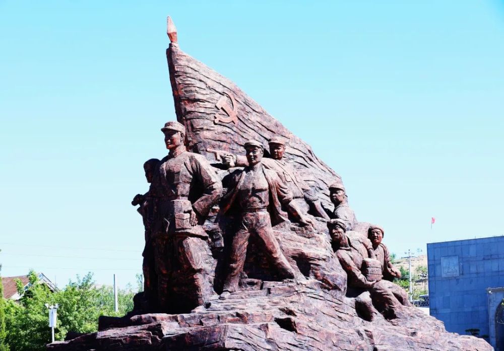 处于晋绥边区和陕甘宁边区的交融过渡地带,是神府革命根据地的活动