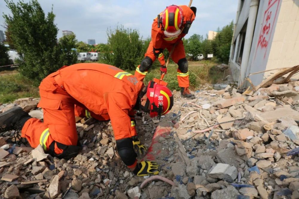 淮北消防2022年度地震救援实战拉动演练震撼来袭_腾讯新闻