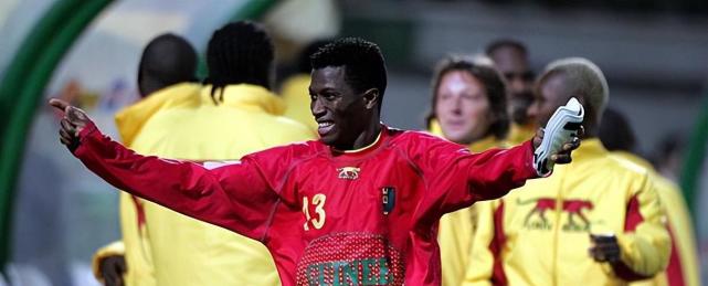 在法乙尼奥尔效力了7个赛季之后,班古拉转会去了比利时沙勒罗瓦俱乐部