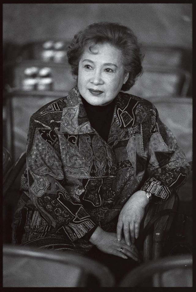 我总归都是原谅的呀|纪念百岁秦怡_腾讯新闻