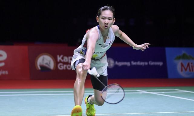 没有退路的李美妙攻势更盛,第二局很快以5比0,11比3领先.