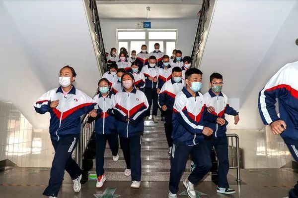 【平安校园】张家口市职教中心开展防灾减灾安全教育暨应急疏散演练