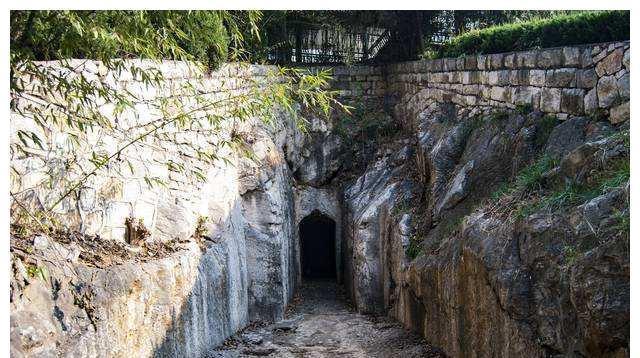 江苏徐州发现大型汉墓群文物部门紧急发掘墓主是高祖刘邦之弟