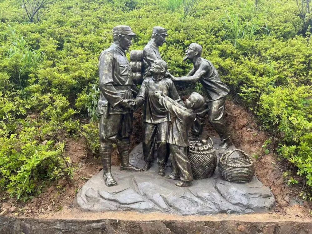 让双拥共建深入百姓心中,营造"军爱民,民拥军,军民鱼水一家亲"的浓厚