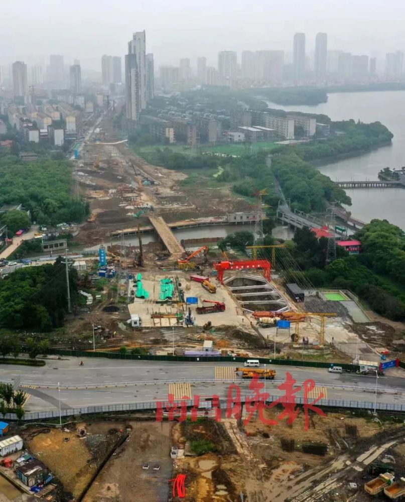 丹霞大道工程建成后,将连通沿江北大道,打通断头路,分流从青山湖大道