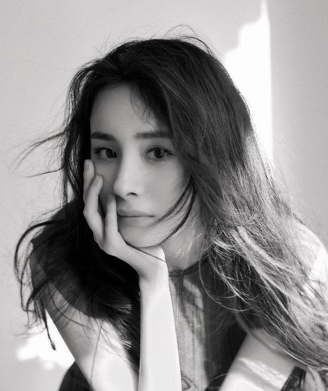 "浓眉大眼"是美人标准,长睫毛更是,娜扎,杨幂都堪称是睫毛精