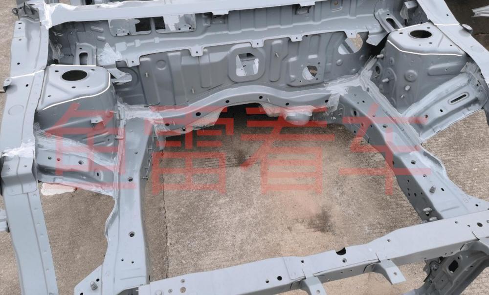 首曝奇瑞新款艾瑞泽8白车身谍照,结构异常强悍_腾讯新闻