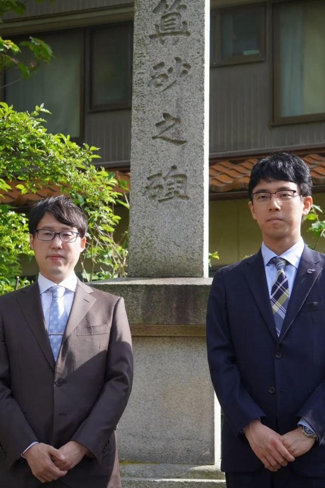 【简析】大杀小输赢,井山裕太半目险胜——第77期本因坊战第1局 井山