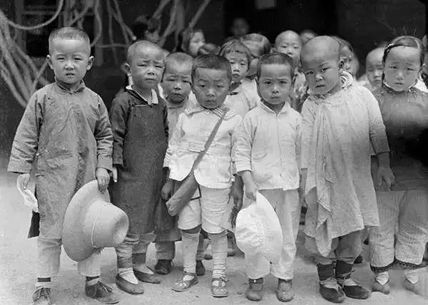 美国人在鞋盒里发现了6000张中国老照片，轰动全世界高途课堂最好的语文老师