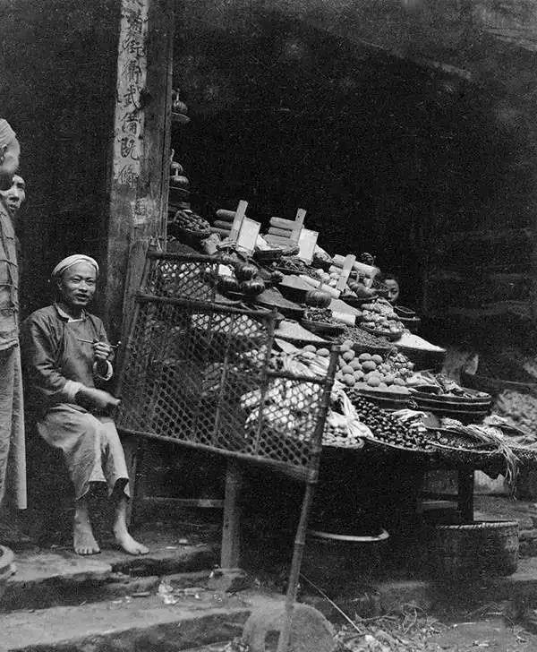 美国人在鞋盒里发现了6000张中国老照片，轰动全世界六年级数学重点应用题