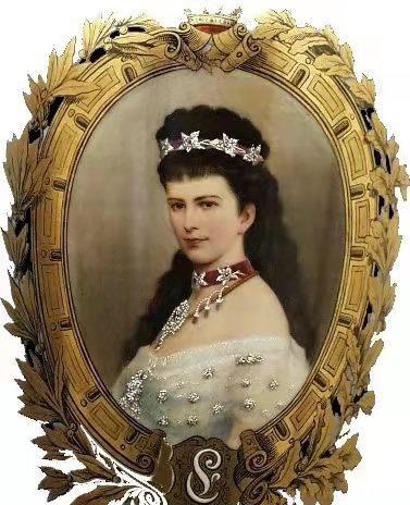 1998年在茜茜公主逝世100周年时,为纪念她,维也纳的美泉宫展出了一