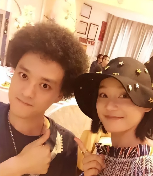 赵英俊像模像样传过绯闻,便没有在感情问题上有太多沾染,此次袁姗姗又