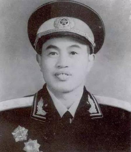 第七军分区成立后,皮定均任司令,张力雄任政治部主任,他们随即合作对