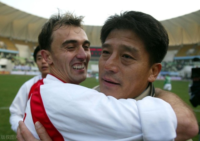李章洙：中国足球过去10年不正常 从担心球员喝酒变为玩手机上瘾_腾讯新闻