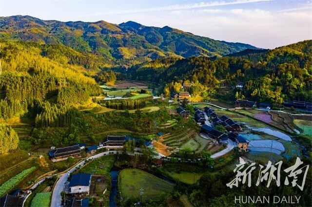 大道向前·湘村新时代|怀化雪峰村:一脚踏四县,山村成"明星"