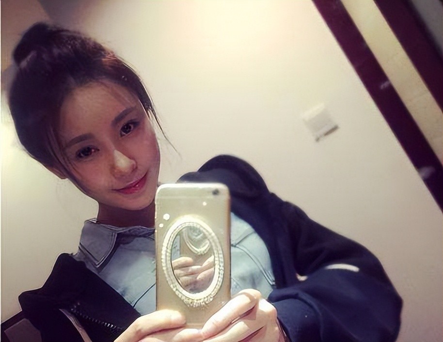 石洋子22岁嫁43岁吴启华离婚后依旧被他当成女儿宠着