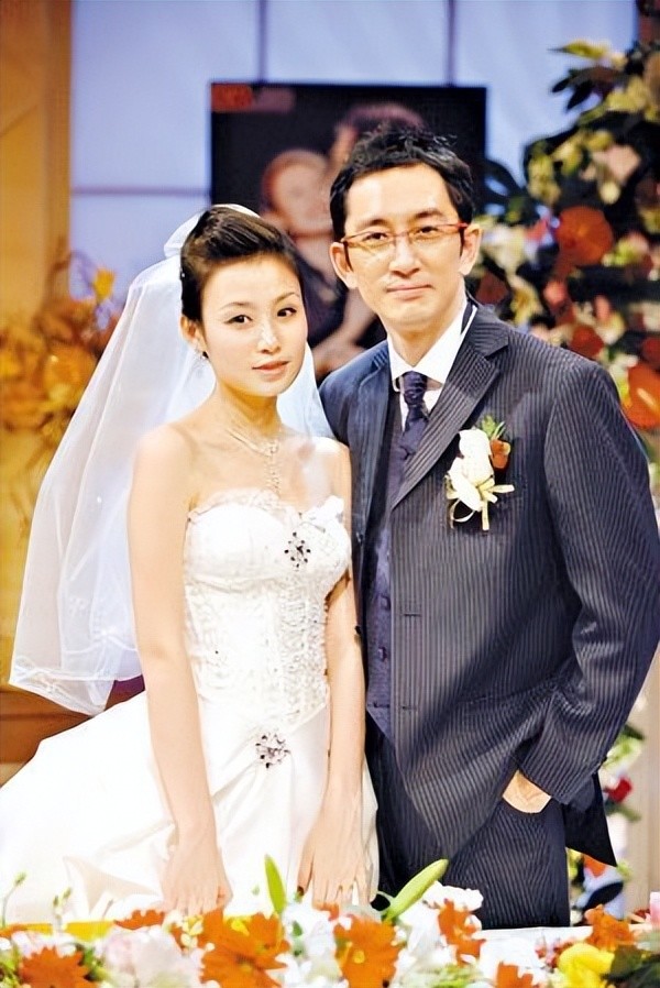 石洋子22岁嫁43岁吴启华离婚后依旧被他当成女儿宠着