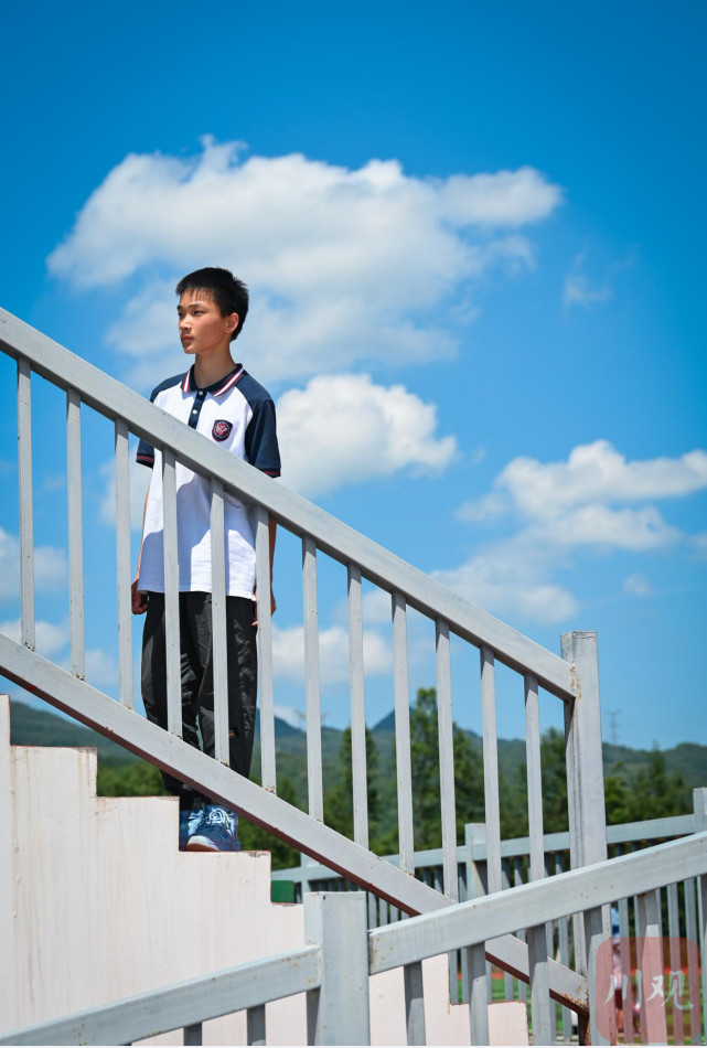 青春少年正向上