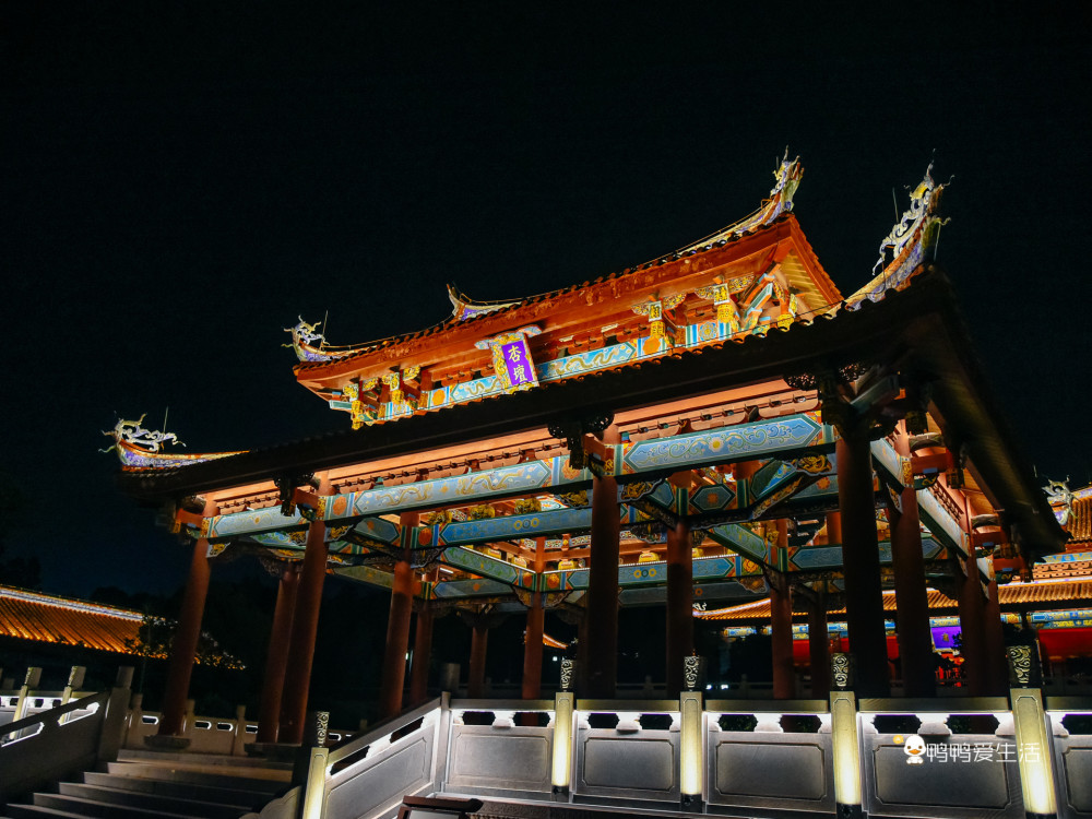 福建最大的文庙在漳州长泰夜景璀璨夺目白天黑夜各有不同美景