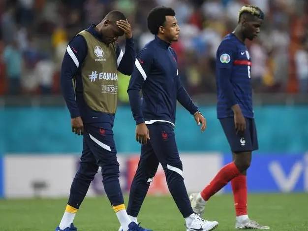 在塞维利亚,他和此前在南特效力的巴西人迭戈-卡洛斯组成了塞维利亚的