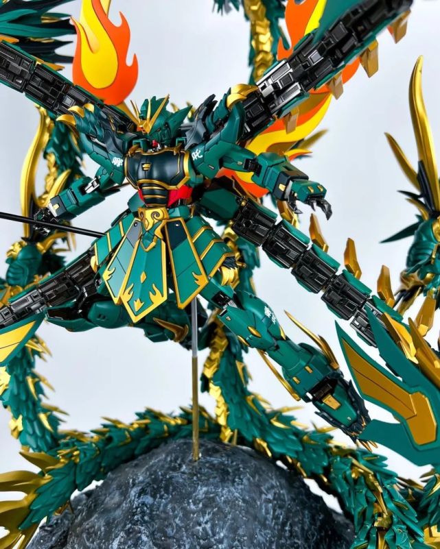 这个mg双头龙高达的场景也太顶了!