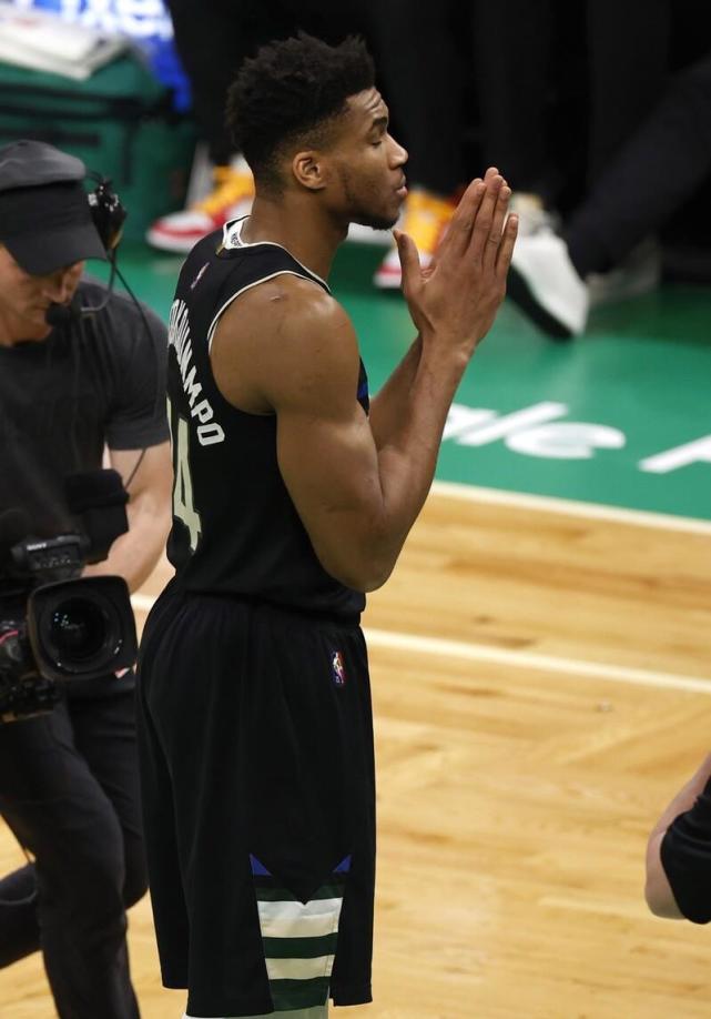 手感火热出场40分钟字母哥27投16中雄鹿110107险胜凯尔特人