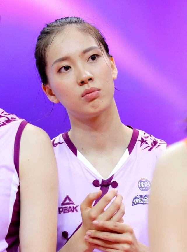 中国女排24人的身高最高2米01最矮1米671米90以上球员达7人