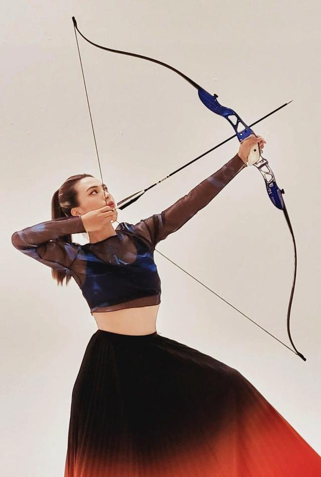 "辣妹射箭越南"上场因太美被误认为选美皇后