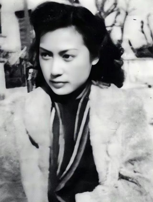 演员秦怡去世细节曝光：凌晨四点突然咳嗽，惊险八分钟后离开人世_腾讯新闻
