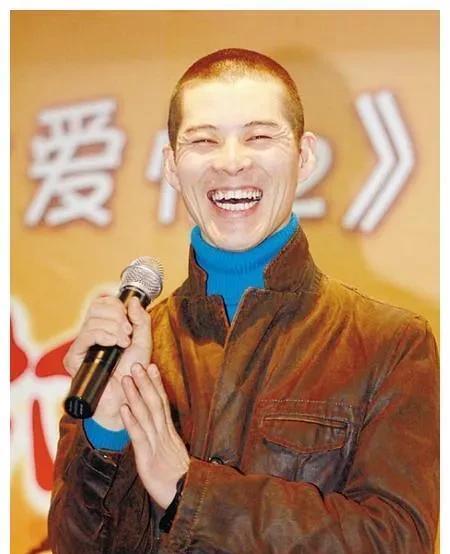 万绿丛中一点红,本山传媒王小虎,好样的