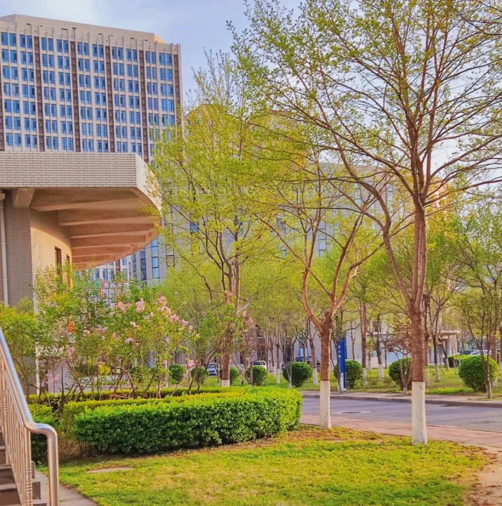 来源:唐山学院图片:刘亚鑫注:本文部分照片非近期拍摄,校区严格落实