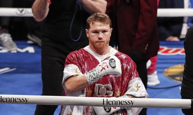 太谦逊!俄罗斯拳王称赞阿瓦雷兹:他依然是拳坛大哥级人物