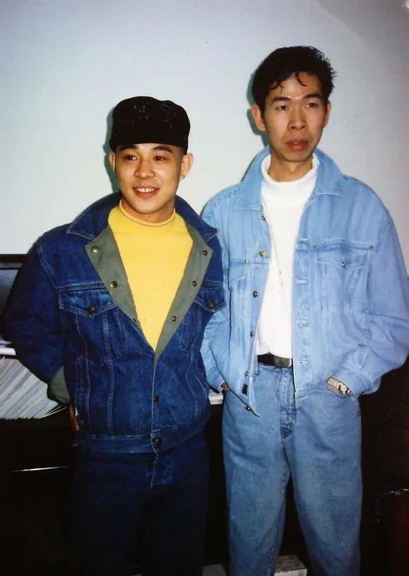 李连杰给大哥百万年薪,二哥穷困一生却拒绝帮助,他在追求什么?_腾讯新