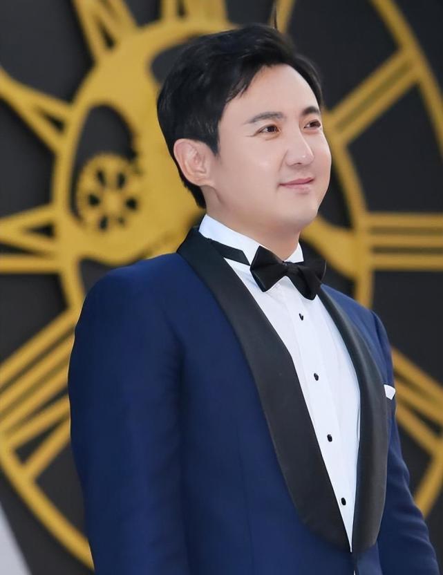 有种整容叫人到中年皱纹秃顶啤酒肚男神个个逃不了