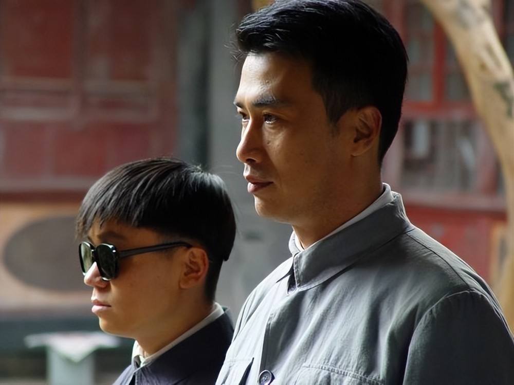 《看风》,《捕风》三个篇章,三者之间的关联,全靠柳云龙饰演的安在天