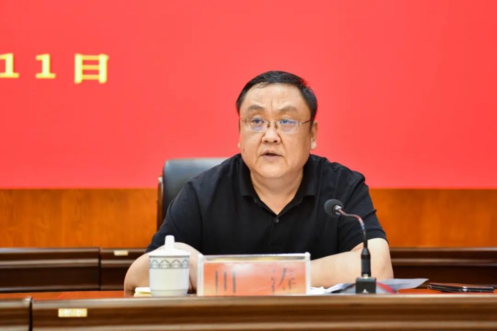 市政府副市长,市委统战部部长刘赫男传达有关会议精神并作工作安排