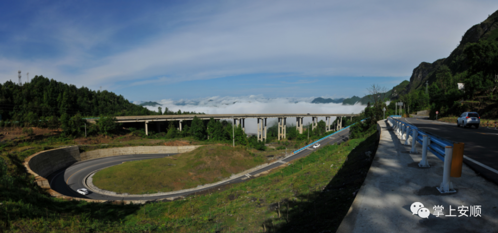 蔣蒙 攝g320線關嶺頂雲至盤江橋公路盤山繞嶺,猶如綵帶在山間鋪展