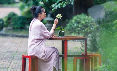 有理想的人,生活是高尚的;有格调的人,生活是有趣的;有激情的人,生活