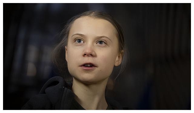 环保公主通贝里斥责中国人用筷子却穿羊毛衫拍照疯狂捞金