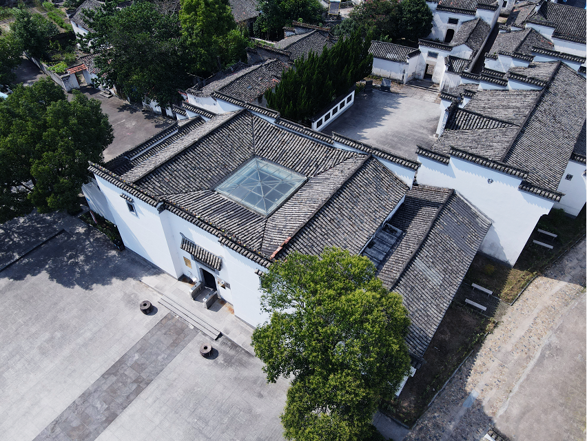 王稼祥故居紀念館位於涇縣桃花潭鎮厚岸村,是由王稼祥同志的故居和