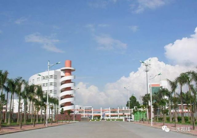 三水中学附属初中,西南中学,三水区实验小学作为区直属公办学校办学