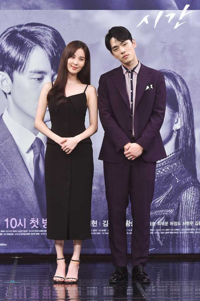 之后金正贤与少女时代徐贤一起拍摄电视剧《时间》,但当时他以身体