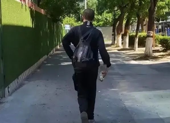 “痞幼们”捧红的摩托车成社交新宠：改装比买车更烧钱，或近百万九年义务教育音乐课本2023已更新(新华网/知乎)九年义务教育音乐课本