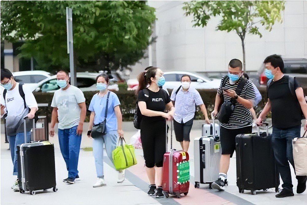 10岁辍学 16岁考入牛津 穿jk制服的女生竟是年薪百万数学博士 腾讯新闻