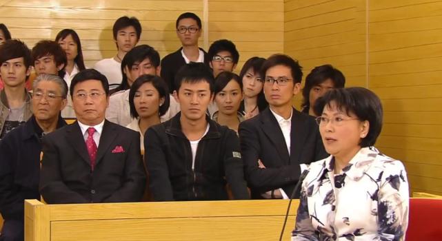 在电视剧中,李司棋扮演的"荷妈"钟笑荷,与丈夫甘泰祖育有六个孩子