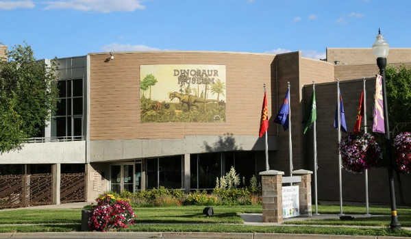 来自侏罗纪的邀请函:探寻犹他州恐龙之谜