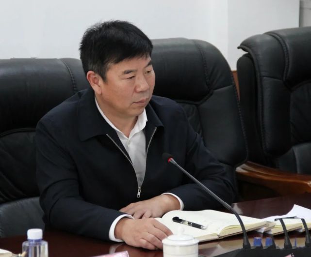 葫芦岛市人民检察院党组副书记,副检察长曹宝泉一行深入绥中县院调研